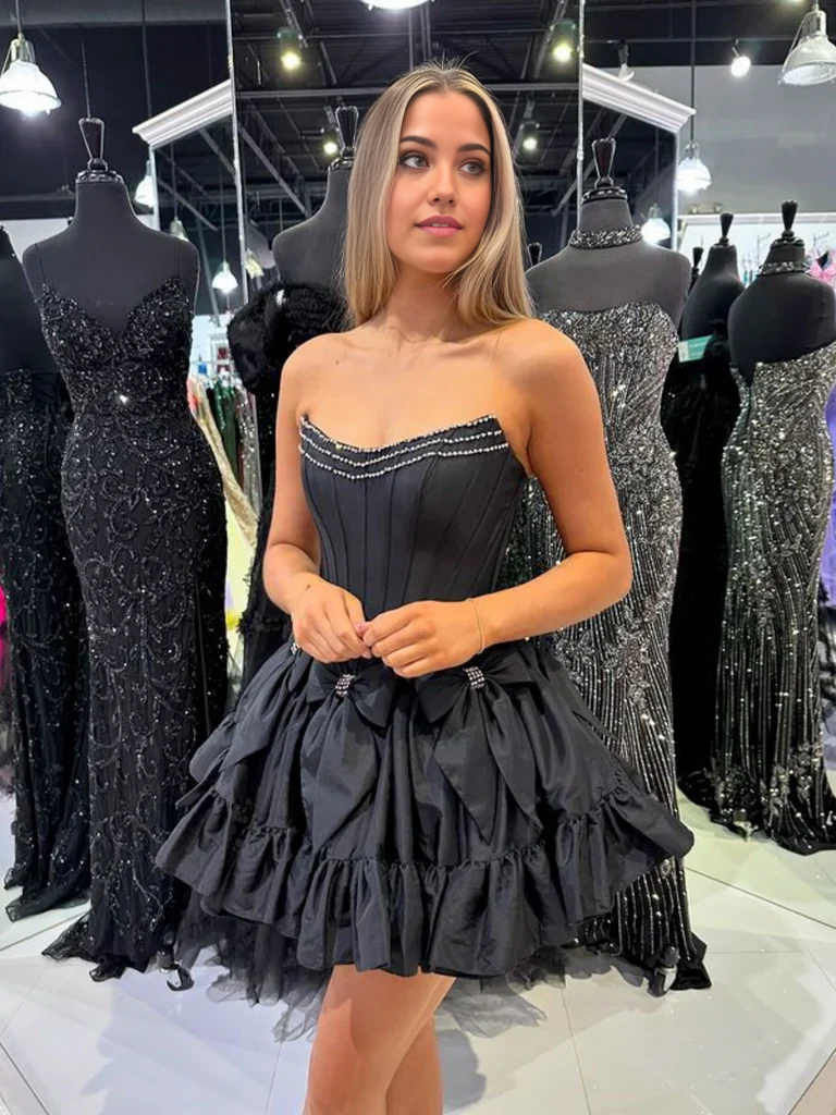 Vestidos de fiesta de satén negro sin tirantes en capas, vestidos de noche para el regreso a casa con cuentas